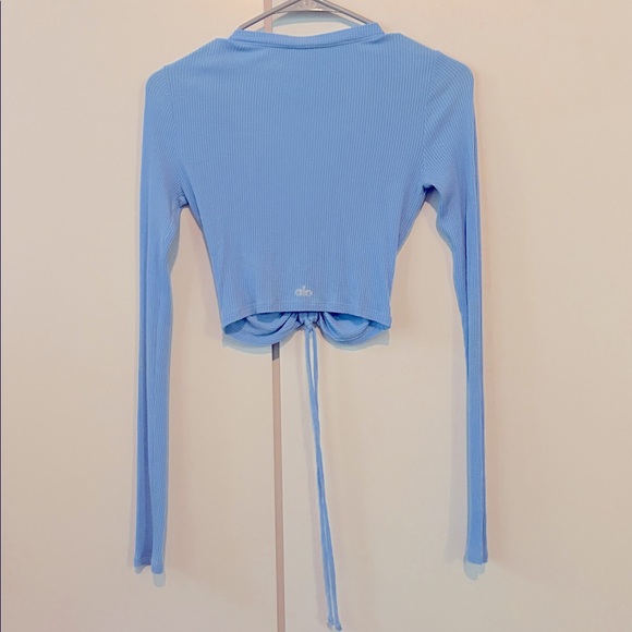 ALO Yoga Cinched Ruched Crop Top Front Tie Ribbed, XS in blue tile EUC - Picture 3 of 5